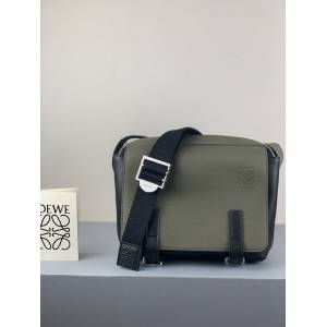 LOEWE包包 羅意威military messenger經典信使包 羅意威斜挎包 11357  tcl1385