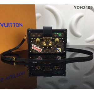路易威登LV 頂級原單 風格活潑 新款Petite Malle手袋 Monogram帆布 印花貼飾 小旅行箱 M43992  YDH2409