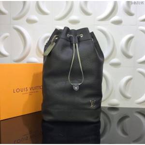 LV包 LV雙肩包 M55171 Taurillon牛皮雙肩背包 LV男士後背包  ydh3195