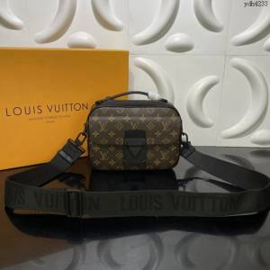 LV專櫃新款男包 路易威登S Lock郵差包 M45806 啞光黑金屬 LV男士單肩斜挎包  ydh4233