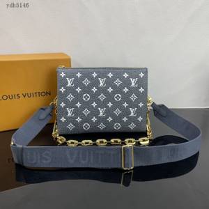 Lv路易威登2023專櫃新款Coussin小號手袋 LV羊皮革描繪Monogram圖案男士斜挎包 M23071 ydh5146