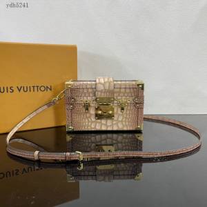 Lv路易威登2023專櫃新款Petite Malle手袋 LV鱷魚皮革袖珍硬箱斜挎男包 N81976 ydh5241