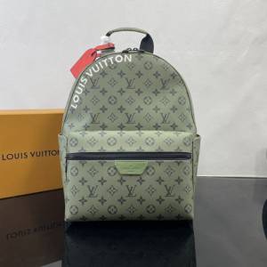 LV路易威登2023专柜新款M46802 Monogram涂层帆布浸染大地色调Discovery小号双肩包 ydh5306