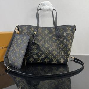 LV路易威登2023专柜新款M23387钉 镂花牛皮革Blossom大号手袋 ydh5411