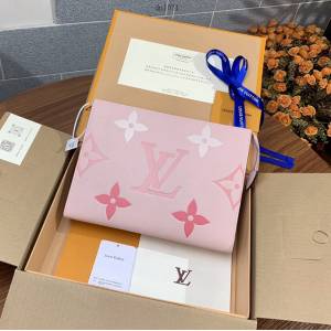 LV專櫃2023新款升級版女士手包 M80504粉色 路易威登By The Pool盥洗袋手拿包 dn1031