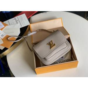 LV專櫃2023新款Monogram Empreinte皮革肩背斜挎女包 M57073 路易威登經典鏈條信使包 dn1163