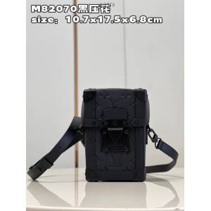 LV專櫃2023新款Vertical Trunk迷你手袋 M82070黑壓花 路易威登小斜挎包手機包 dn1375