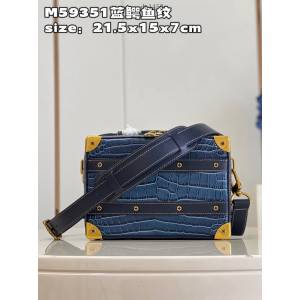 LV專櫃2023新款 Handle Soft Trunk手袋 M59351藍色鱷魚紋 路易威登男士手提包 dn1453
