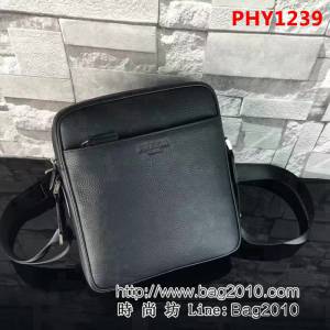 普拉達PRADA原單 0356黑色官網最經典款式男士休閒斜挎包 PHY1239