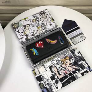 prada錢包 普拉達專櫃最新爆款 1MH132 黑色 Prada2019最新爆款女士翻蓋錢夾  pyd2069