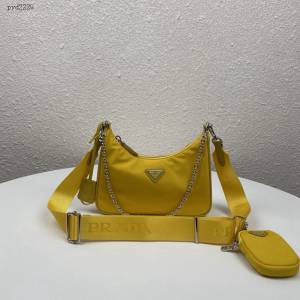 prada女包 普拉達專櫃新款斜挎包 1BH204 Prada新款nylon Hobo手拎包 腋下包  pyd2220
