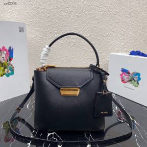 prada女包 普拉達2020專櫃爆款 1BN012 Prada十字紋牛皮肩背女包 Prada手提水桶包  pyd2338