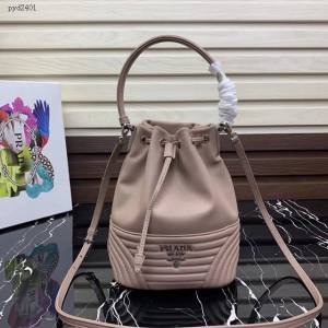 prada女包 普拉達2020最新款繡線水桶包 時尚百搭 prada手腕包 1BH038 Prada單肩手提包  pyd2401