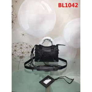 BALENCIAG巴黎世家 原單品質 經典代表作機車包 山羊皮黑錠款 可手提單肩斜跨  BL1042