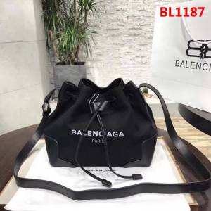 BALENCIAG巴黎世家 水桶包 休閒時尚  BL1187