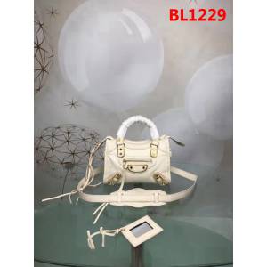 BALENCIAG巴黎世家 原版義大利進口山羊皮 小金釘 可單肩斜挎  BL1229