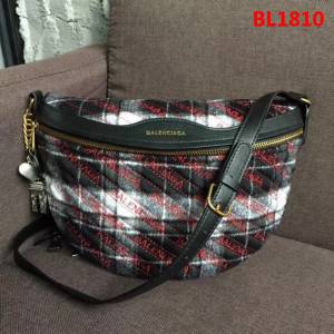 BALENCIAG巴黎世家 半月腰包 進口絨布 滿飾Balenciaga標識提花  BL1810