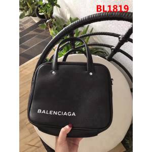 BALENCIAG巴黎世家 18新款枕頭包 可手提肩背  BL1819