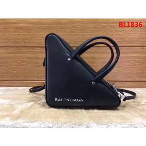 BALENCIAG巴黎世家 17秋冬 爆款三角包 原版進口皮 476975  BL1836