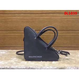 BALENCIAG巴黎世家 17秋冬 爆款三角包 原版進口皮 476975  BL1839