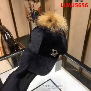 DIOR迪奧 火爆新款 羊絨搭配毛球鴨舌帽 6881906 LLWJ5656