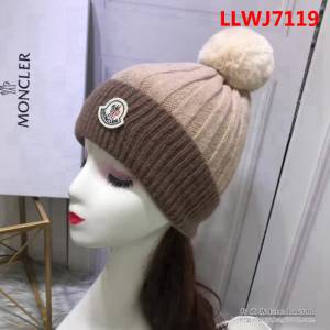 MONCIER蒙口 官網新品 羊毛配狐狸毛線球 針織帽 LLWJ7119
