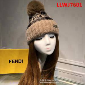 FENDI芬迪 跑量款 新款加厚加絨保暖兔絨毛線帽 LLWJ7601