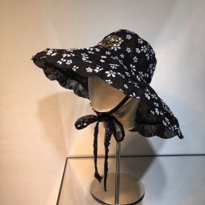 LOEWE新品女士帽子 羅意威小花帶繩蕾絲遮陽帽漁夫帽  mm1516