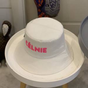 CELINE新品女士帽子 賽琳立體彩虹字母炫彩系列漁夫帽  mm1621