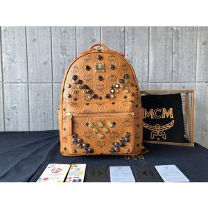 MCM雙肩背包 原單 Stark鉚釘雙肩背包 Visetos塗層材料 標誌性“M”字形多種金屬鉚釘 升級款 MCM女背包  mdmc1342