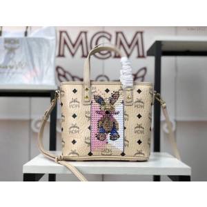 MCM女包 原單 6203兔子打釘 飾有可愛圖案 Anya購物袋 MCM女手提包 手拎包 MCM斜挎單肩包  mdmc1422