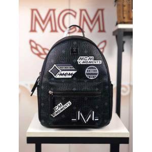 MCM雙肩背包 原單 5816 Victory Patch Stark雙肩背包 標誌性Visetos塗層帆布 貼花裝飾 MCM女背包  mdmc1452