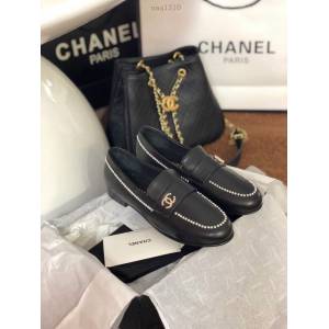 Chanel女鞋 香奈兒2020春夏頂級涼鞋系列 大扣小珍珠 Chanel爆款休閒女單皮鞋  naq1310