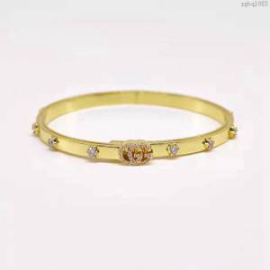 GUCCi飾品 古馳珠寶系列 Gucci新款 珠邊 字印手鐲  zgbq1083