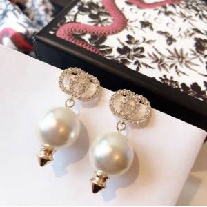 GUCCi飾品 古馳2019秋冬新款 Gucci水鑽字母雙G 珍珠鑲嵌耳釘  zgbq1183