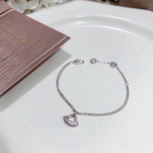 Bvlgari飾品 寶格麗雙面三角鏤空裙子大小鑽手鏈 diva系列 925純銀電鍍18k鑲鑽扇形裙子鑲鑽手鏈  zgbq3111