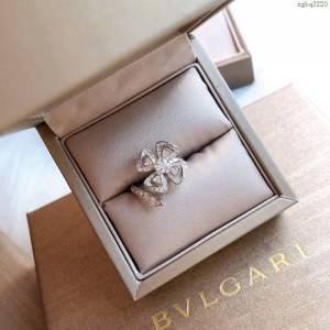 Bvlgari飾品 寶格麗詠綻系列 四葉草排鑽開口戒指 s925純銀材質  zgbq3220