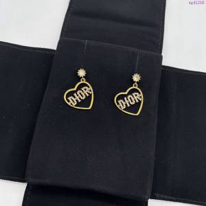 Dior飾品 迪奧經典熱銷款愛心CD耳釘耳環  zgd1216
