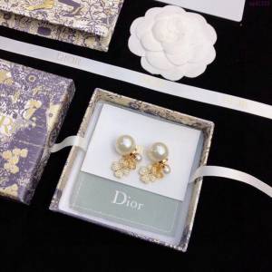 Dior飾品 迪奧經典熱銷款字母珍珠耳釘耳環  zgd1233