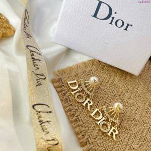 Dior飾品 迪奧經典熱銷款Dior字母珍珠925銀針耳釘耳環  zgd1434