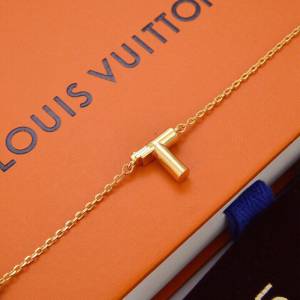 Louis Vuitton新款飾品 路易威登字母T手鏈 LV簡約金色手環  zglv1864