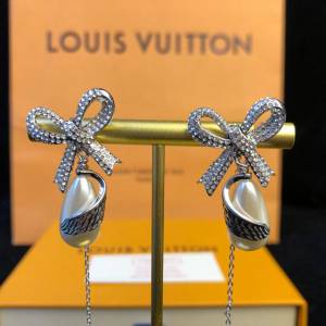 Louis Vuitton新款飾品 路易威登經典蝴蝶結耳釘 LV滿鑽珍珠鏈條耳吊耳環  zglv2043