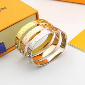 Louis Vuitton新款飾品 路易威登NANOGRAM手鐲 LV經典字母鉚釘手鐲  zglv2099