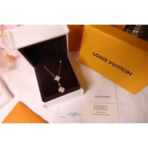 Louis Vuitton純銀飾品 路易威登天然白母貝項鏈 LV雙花單鑽鎖骨鏈  zglv2154