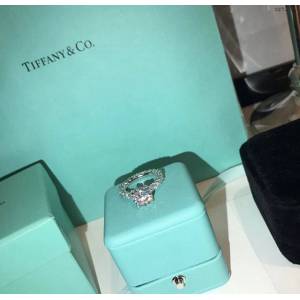 Tiffany純銀飾品 蒂芙尼女士專櫃爆款四爪鑽戒 Tiffany925純銀微鑲八心八箭戒指  zgt1732