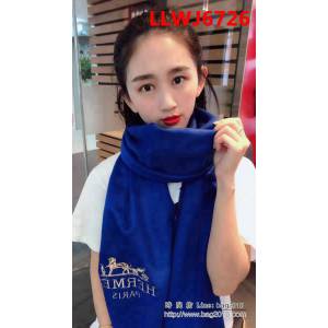 HERMES愛馬仕2018年度爆款 新款Hermès淨色刺繡圍巾 LLWJ6726