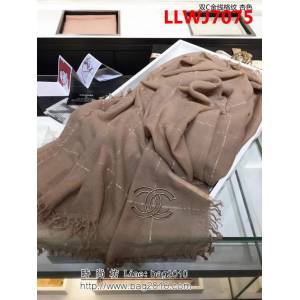 CHANEL香奈兒 年度新品小香羊絨工藝款 雙C金線格紋圍巾 LLWJ7075