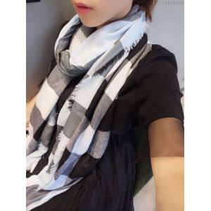Burberry圍巾 四面散須bulingbuling系列 巴寶莉經典格羊絨披肩 女士羊絨圍巾  llwj6839