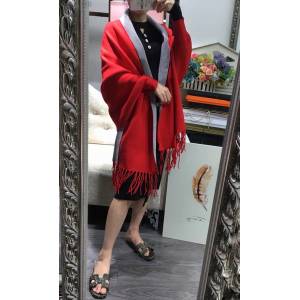 Burberry冬季新款均碼披肩 巴寶莉2021新款羊毛進口包芯紗圍巾披肩  mmj1446