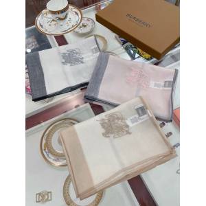 Burberry專櫃同步超薄羊絨格子披肩 巴寶莉2021早秋經典巴格羊絨披肩圍巾  mmj1493